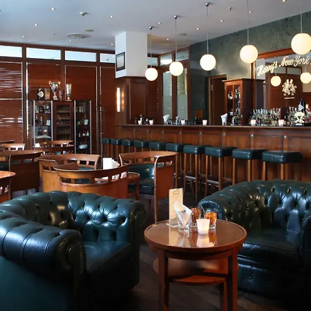 Hotel Lindner Frankfurt Main Plaza, Part Of Jdv By Hyatt