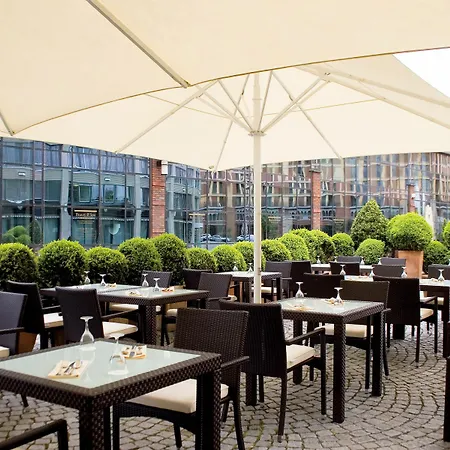 酒店 Lindner Frankfurt Main Plaza, Part Of Jdv By Hyatt 4*