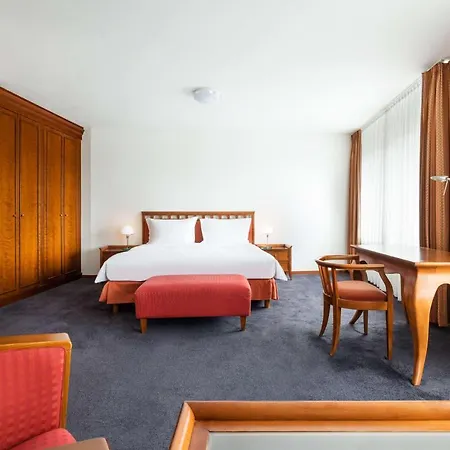 Hotel Lindner Frankfurt Main Plaza, Part Of Jdv By Hyatt