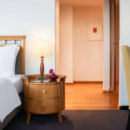 Lindner Frankfurt Main Plaza, Part Of Jdv By Hyatt 4*