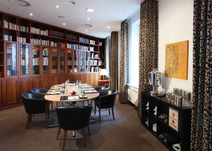 Hotel Lindner Frankfurt Main Plaza, Part Of Jdv By Hyatt