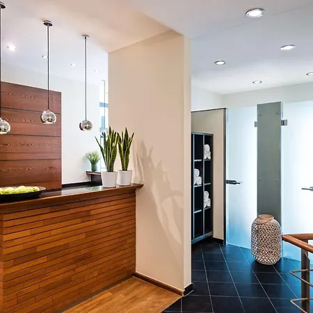 Hotel Lindner Frankfurt Main Plaza, Part Of Jdv By Hyatt 4*