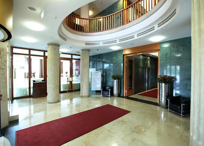 Hotel Lindner Frankfurt Main Plaza, Part Of Jdv By Hyatt